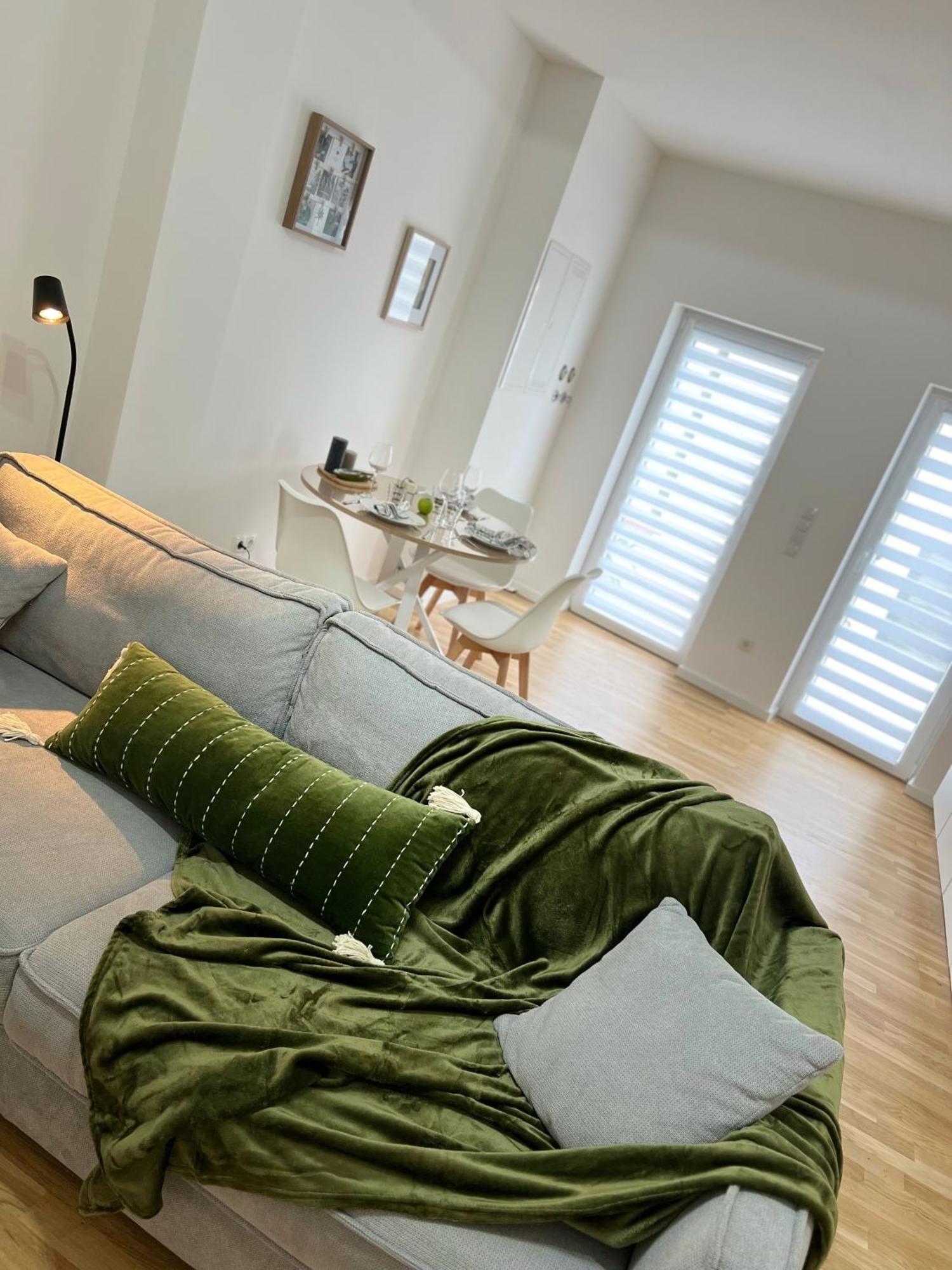 Terrace Apartment *